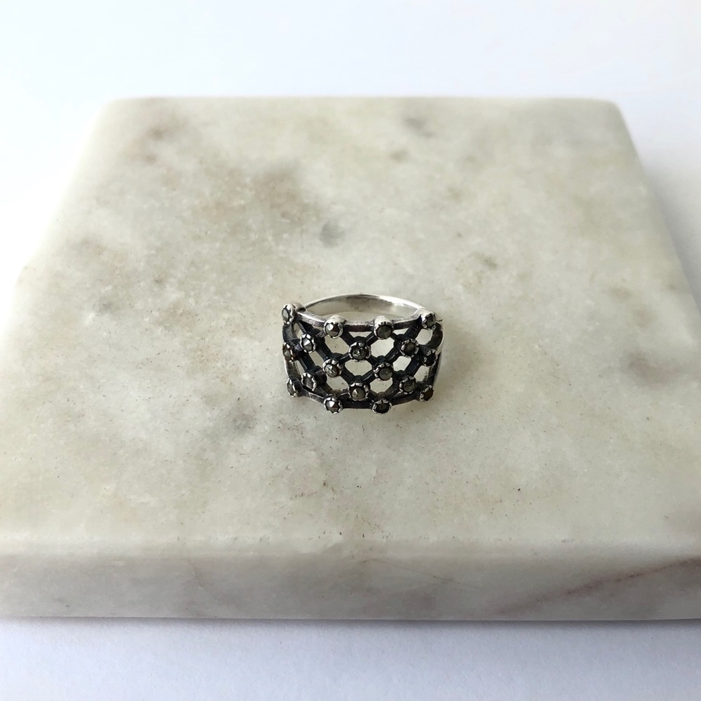 925 Sterling Silver Black Gem Patterned Ring